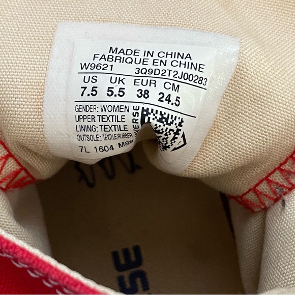 Red High Top Chuck Taylor Converse size 7.5 women/5.5 men - Picture 4 of 5